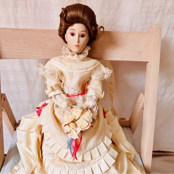 Vintage 80s Franklin Mint Heirloom Victorian Woman Doll Porcelain Bride - Picture 11 of 11